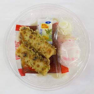 ちくわと半熟卵のうどん